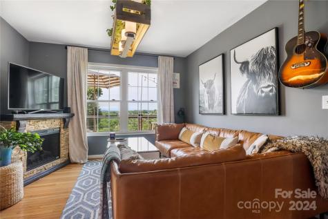 115 Knollway Court Asheville NC 28806