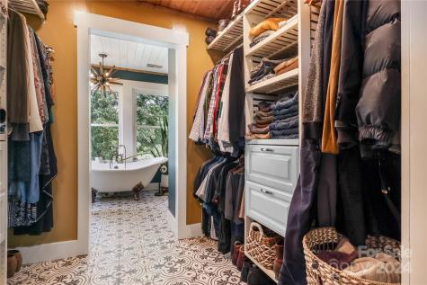 115 Knollway Court Asheville NC 28806