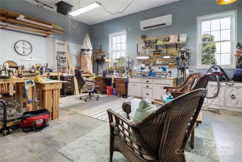 115 Knollway Court Asheville NC 28806