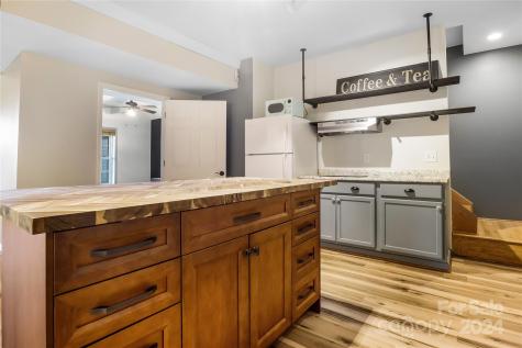 115 Knollway Court Asheville NC 28806