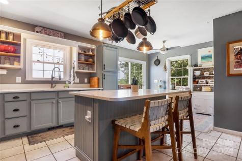 115 Knollway Court Asheville NC 28806