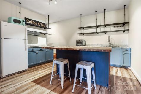 115 Knollway Court Asheville NC 28806