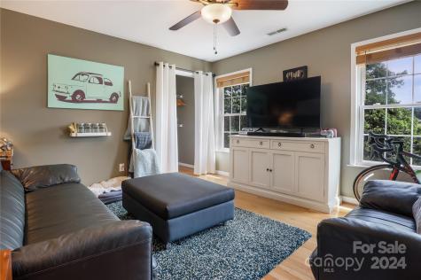 115 Knollway Court Asheville NC 28806