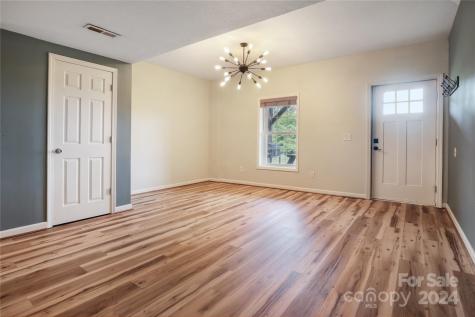 115 Knollway Court Asheville NC 28806