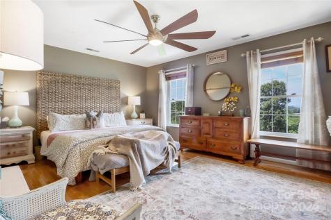 115 Knollway Court Asheville NC 28806