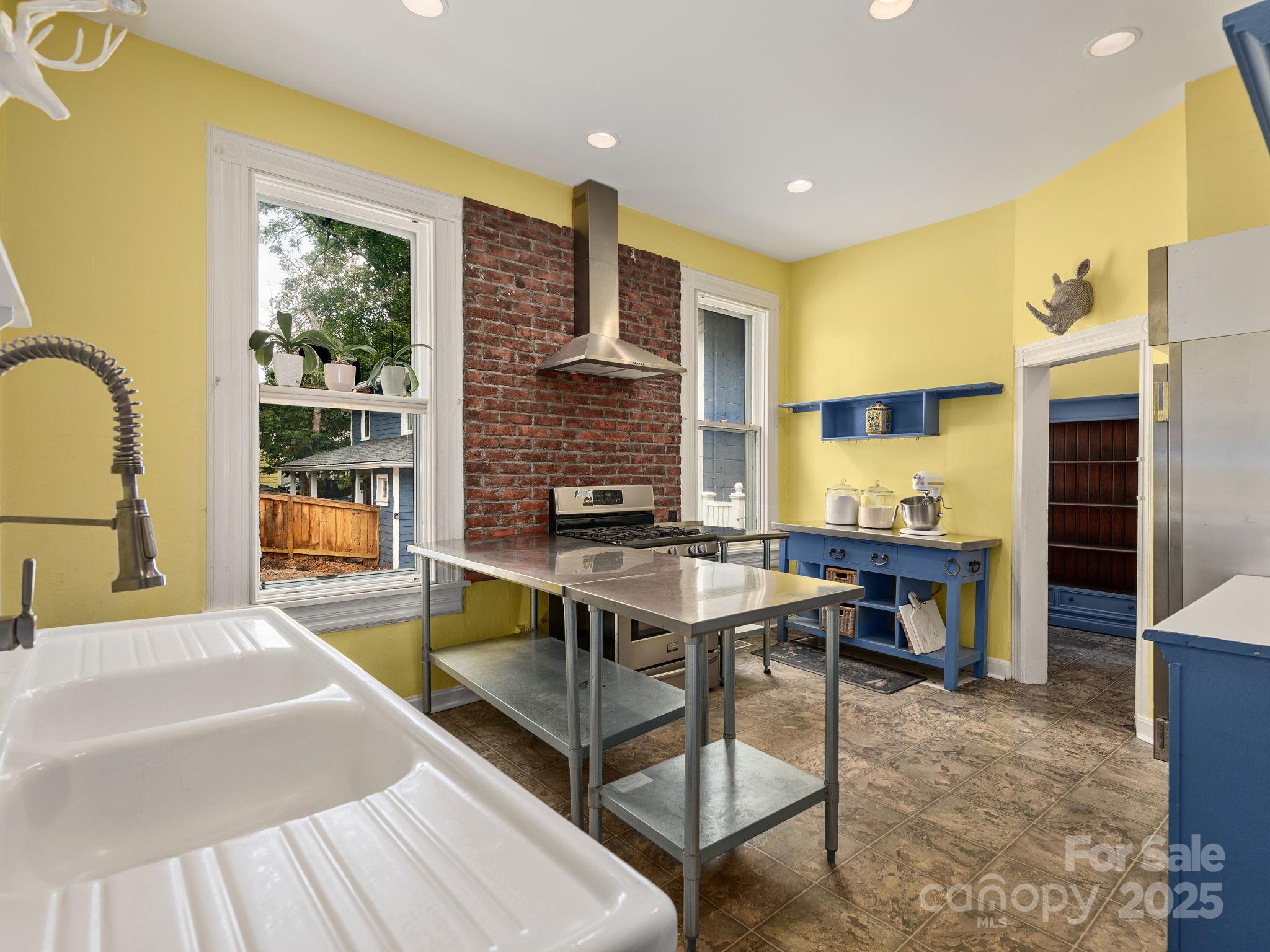 176 E Chestnut Street Asheville NC 28801