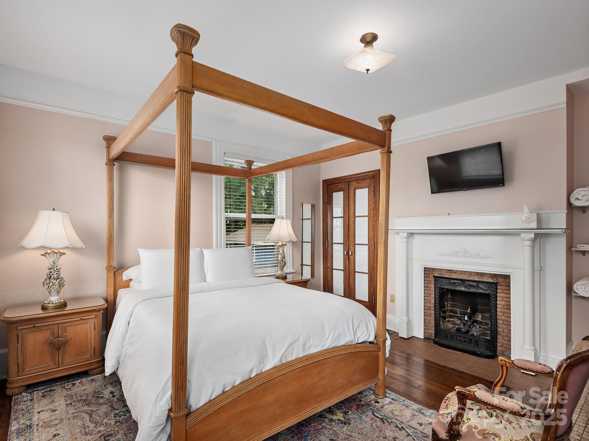 176 E Chestnut Street Asheville NC 28801