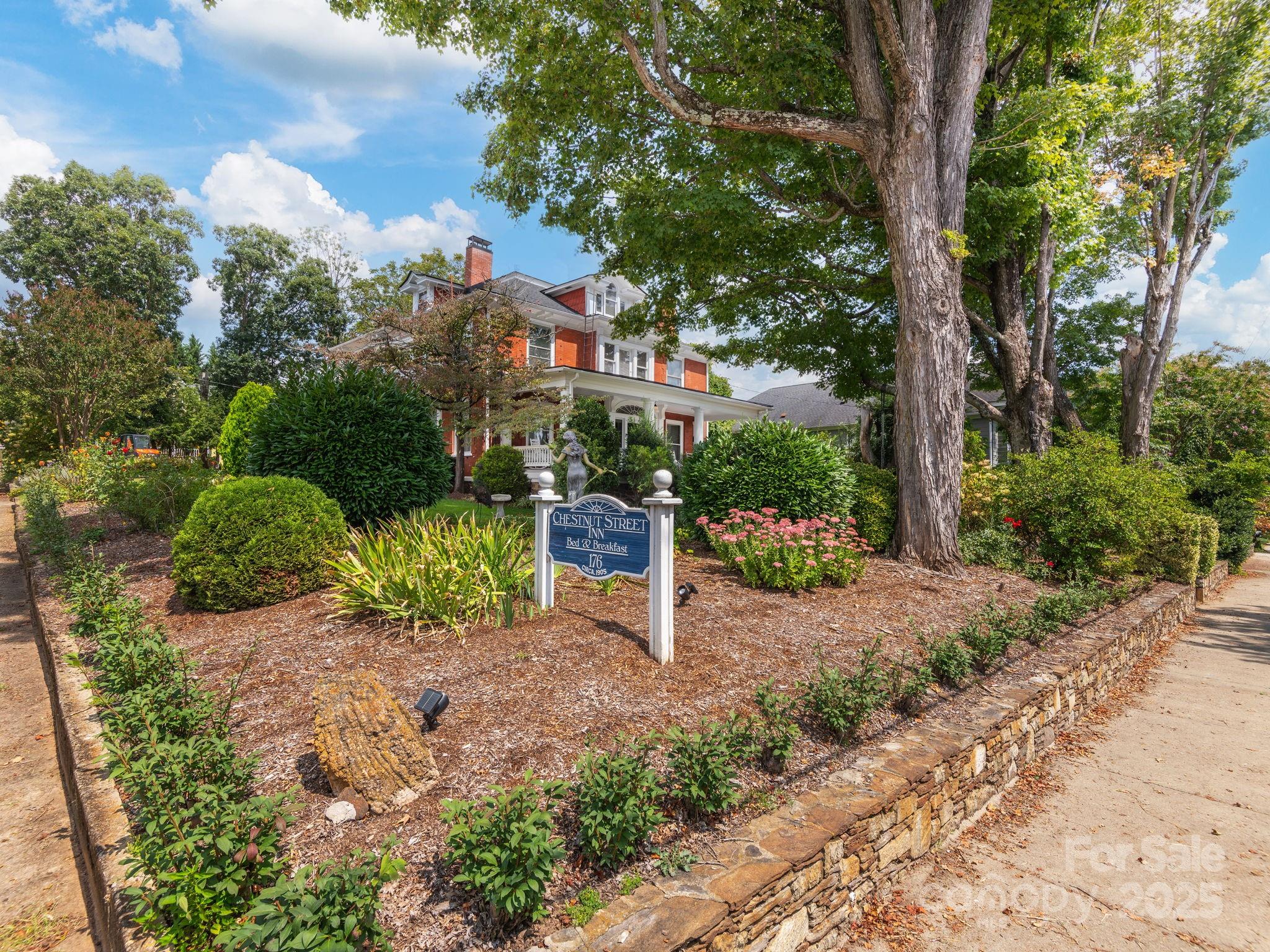 176 E Chestnut Street Asheville NC 28801