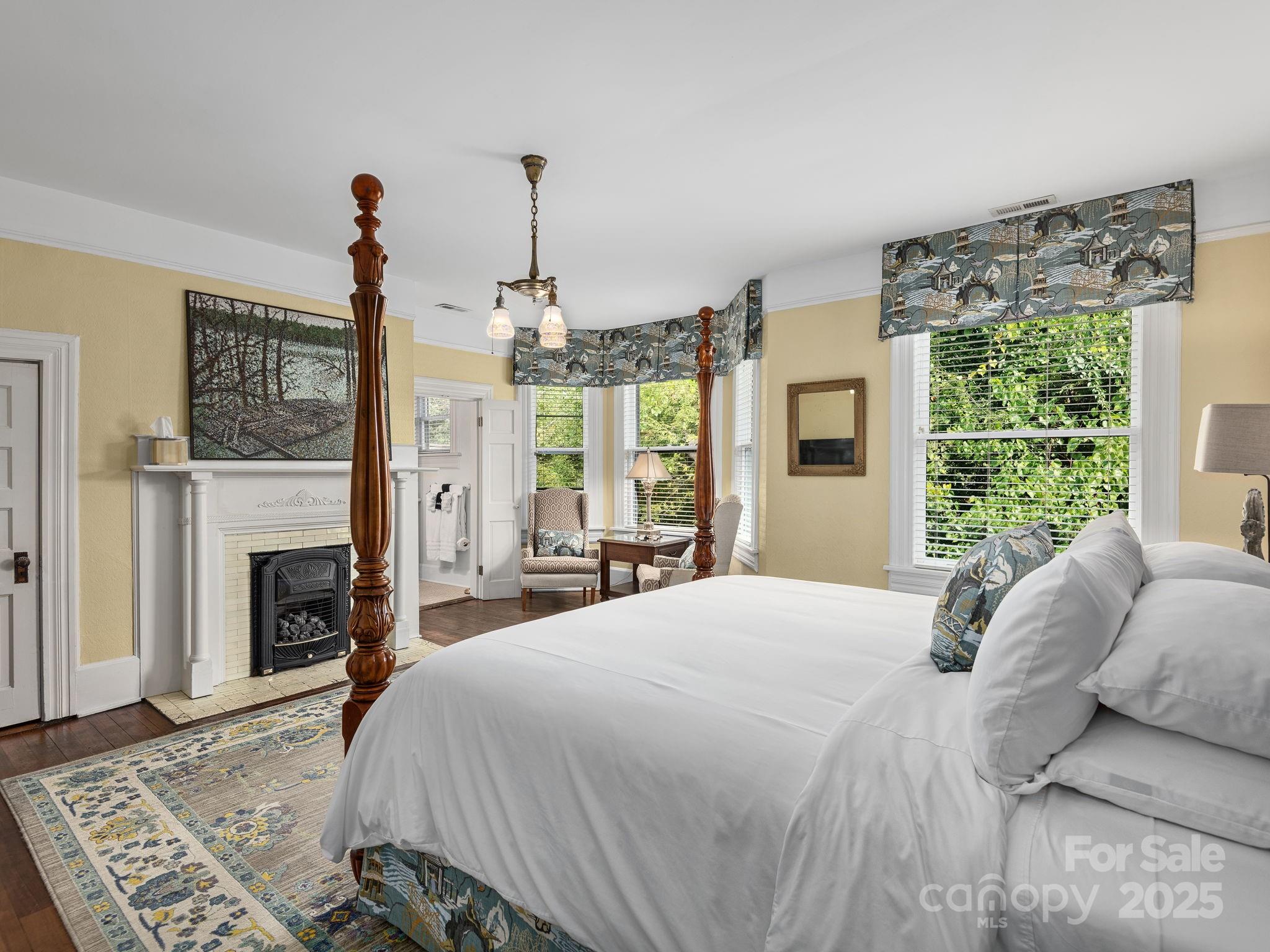 176 E Chestnut Street Asheville NC 28801