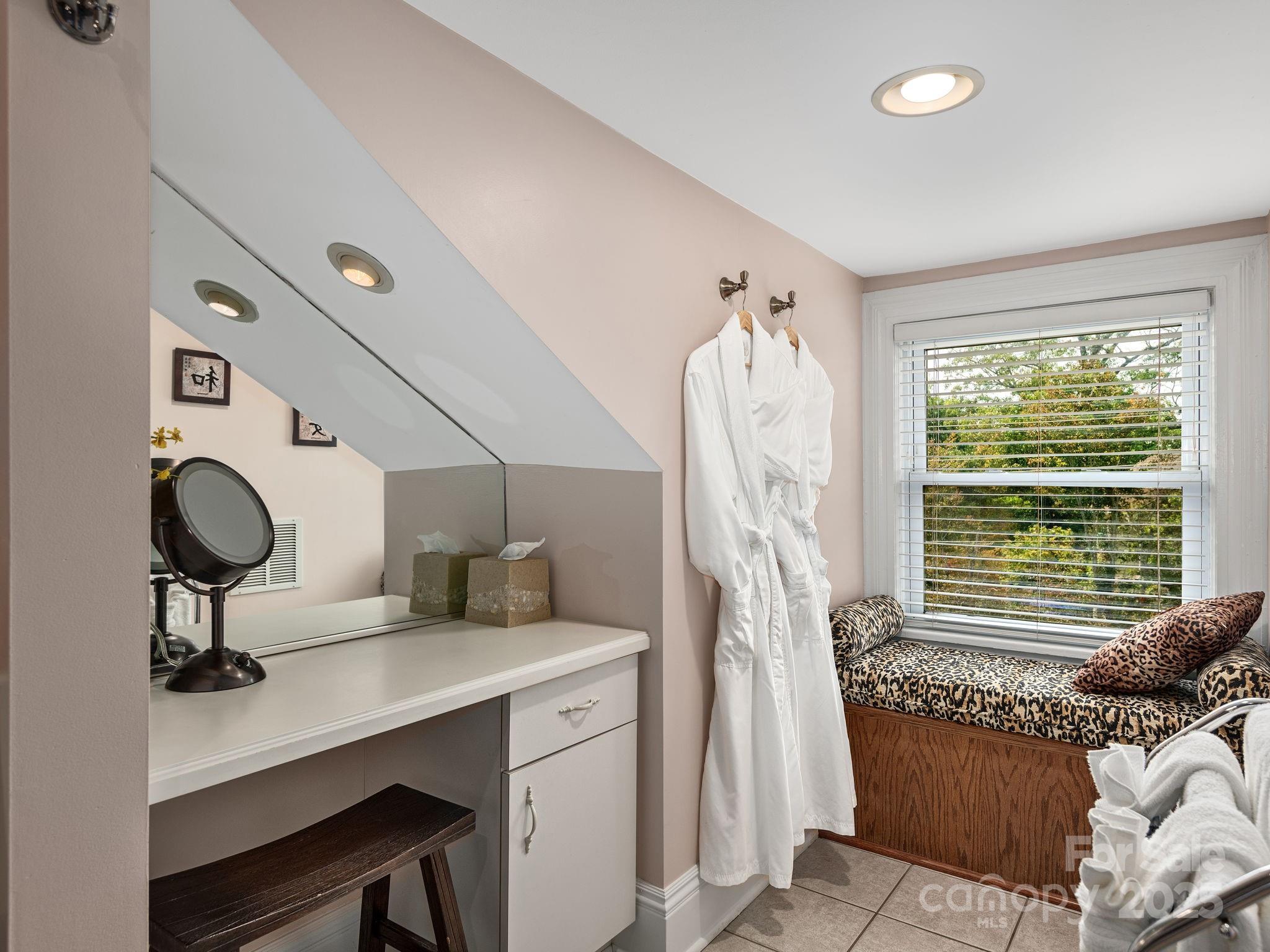 176 E Chestnut Street Asheville NC 28801