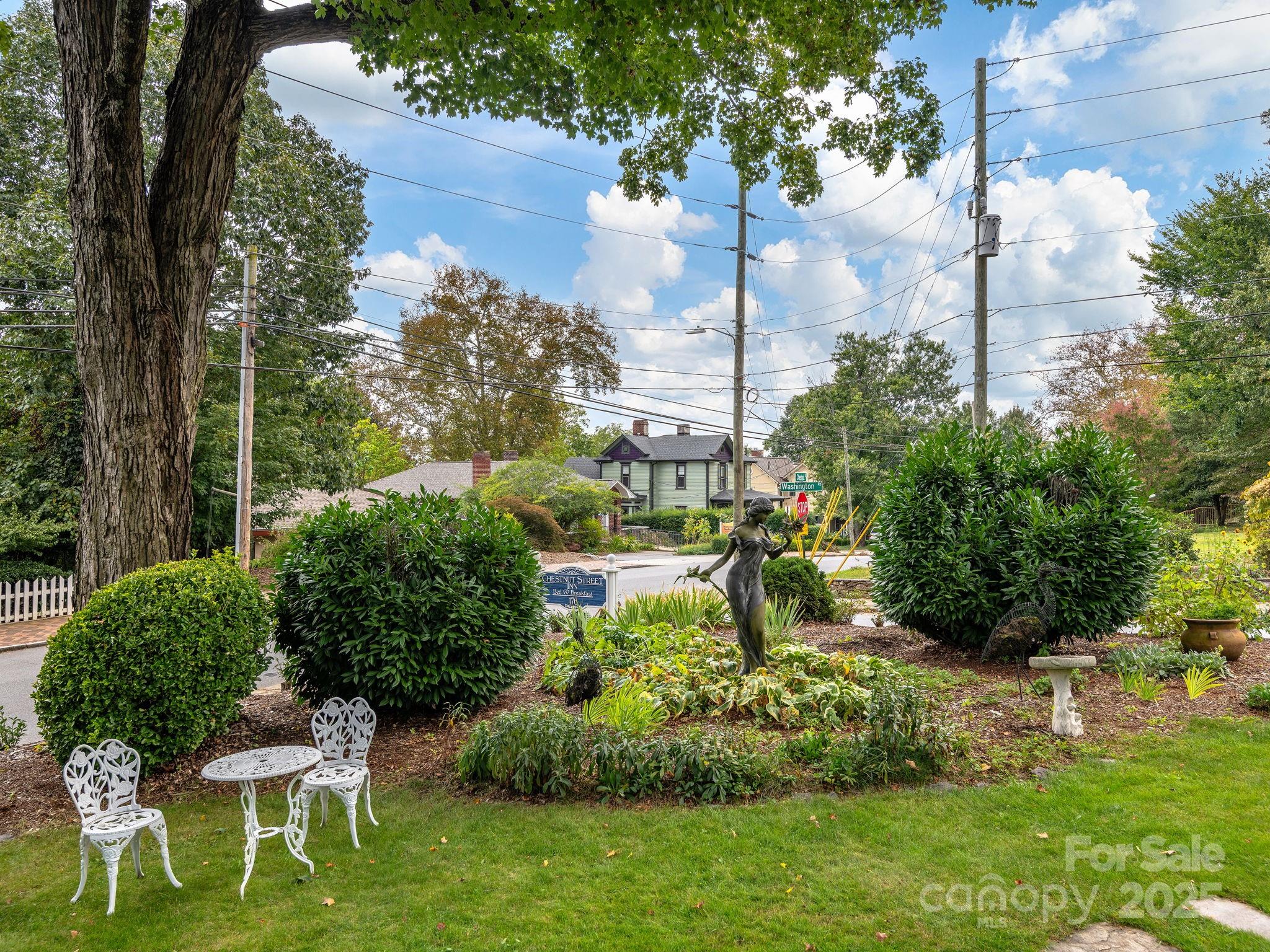 176 E Chestnut Street Asheville NC 28801