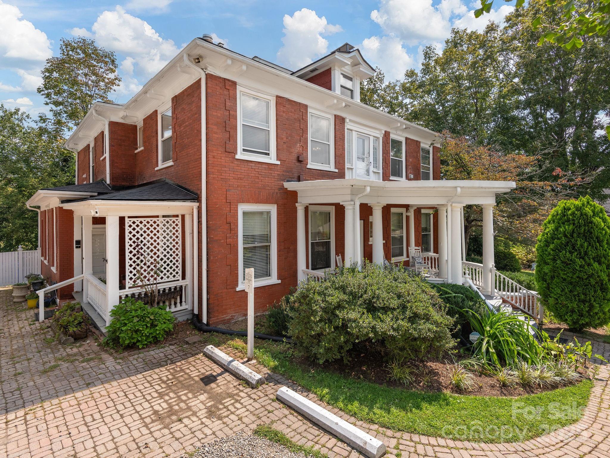 176 E Chestnut Street Asheville NC 28801