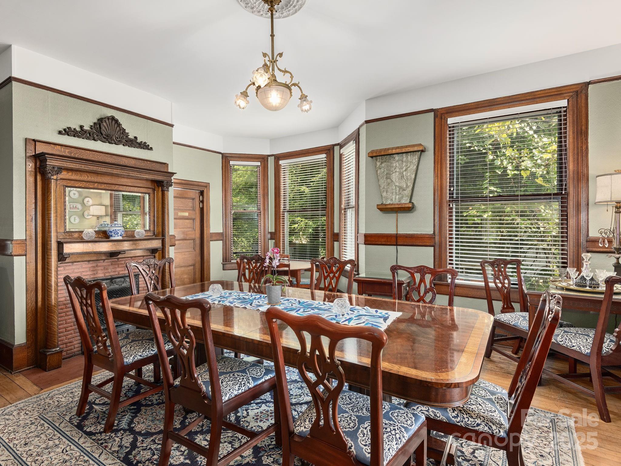 176 E Chestnut Street Asheville NC 28801