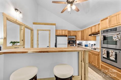 1036 Williamsburg Drive Lenoir NC 28645