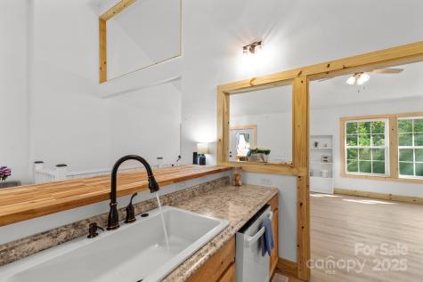 1036 Williamsburg Drive Lenoir NC 28645