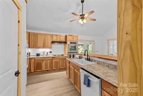 1036 Williamsburg Drive Lenoir NC 28645