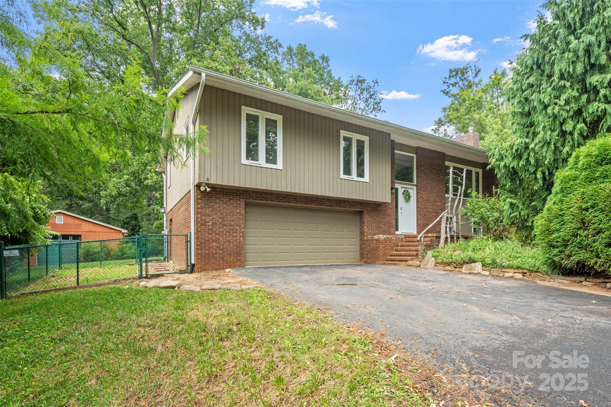 15 Beaverdam Court Asheville NC 28804