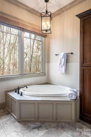 2 Cherokee Orchard Court Fairview NC 28730