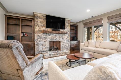2 Cherokee Orchard Court Fairview NC 28730