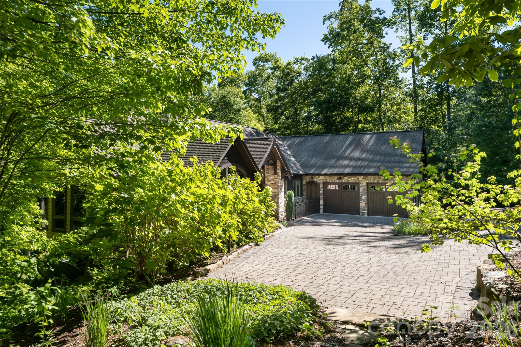 2 Cherokee Orchard Court Fairview NC 28730