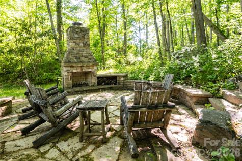 2 Cherokee Orchard Court Fairview NC 28730