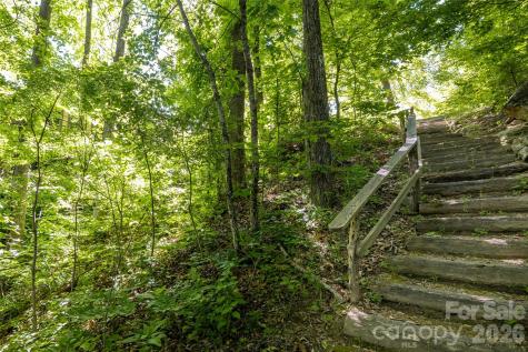 2 Cherokee Orchard Court Fairview NC 28730