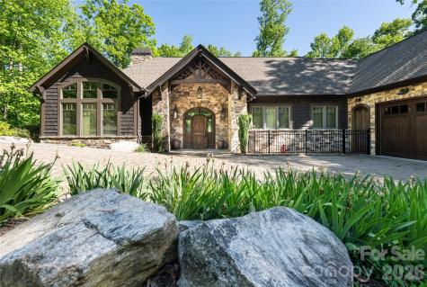2 Cherokee Orchard Court Fairview NC 28730