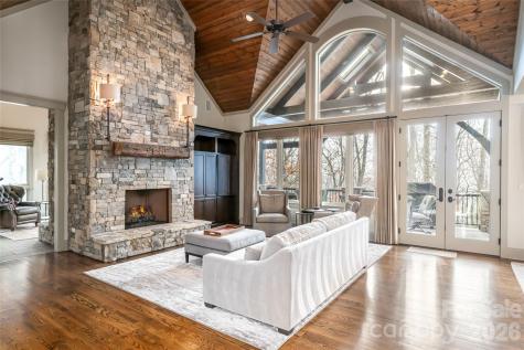 2 Cherokee Orchard Court Fairview NC 28730