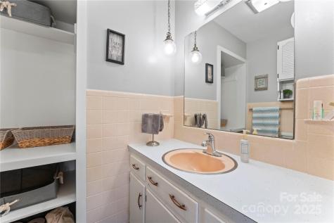 36984 B&c Carter Road New London NC 28127