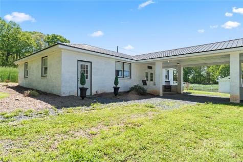 36984 B&c Carter Road New London NC 28127