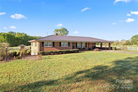 36984 B&c Carter Road New London NC 28127