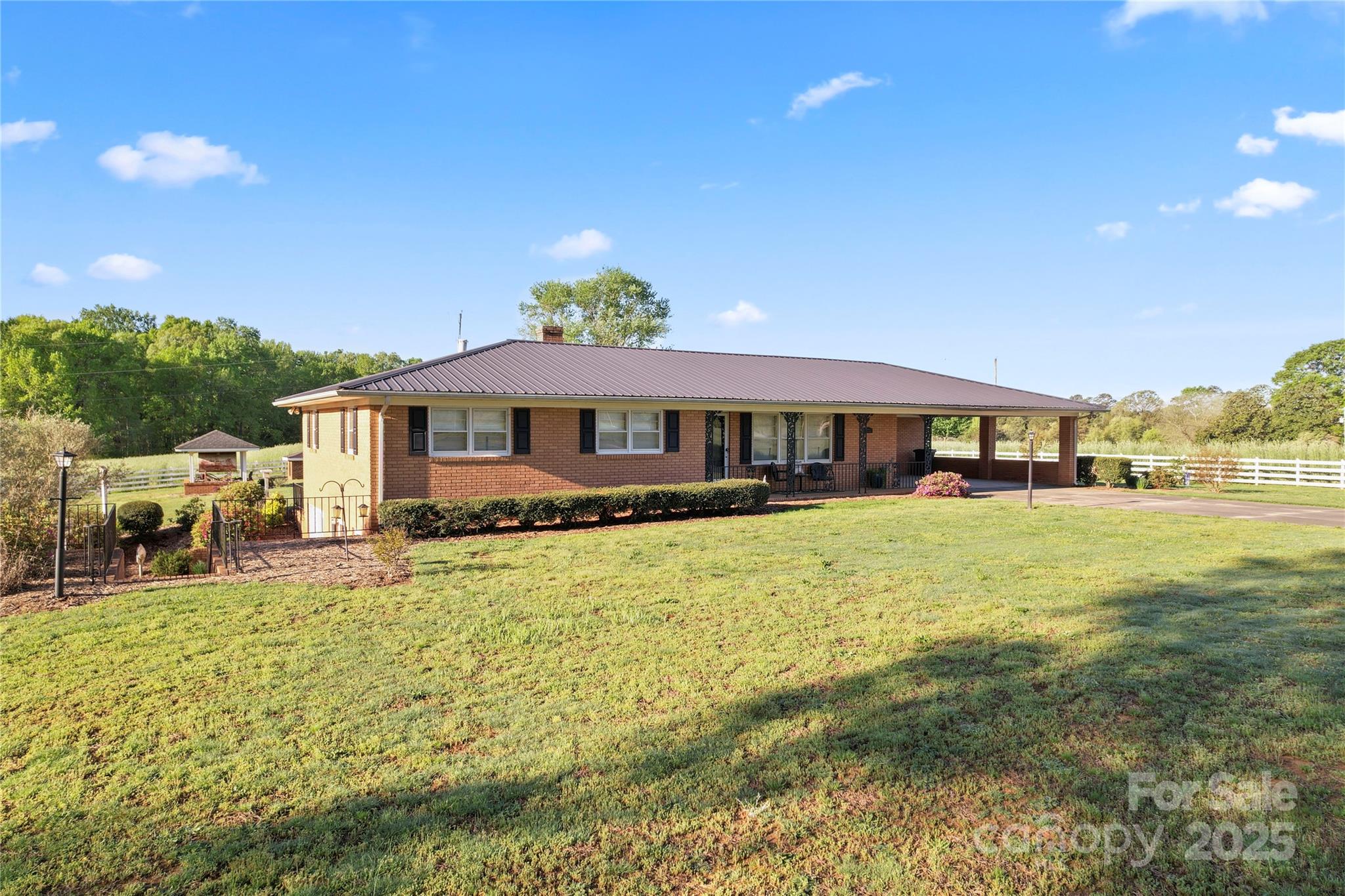 36984 B&c Carter Road New London NC 28127