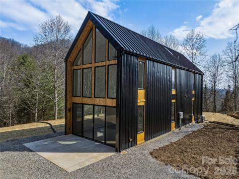 710 Kendal Drive Leicester NC 28748