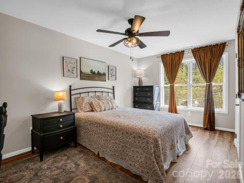 22 Macks Way Hendersonville NC 28739