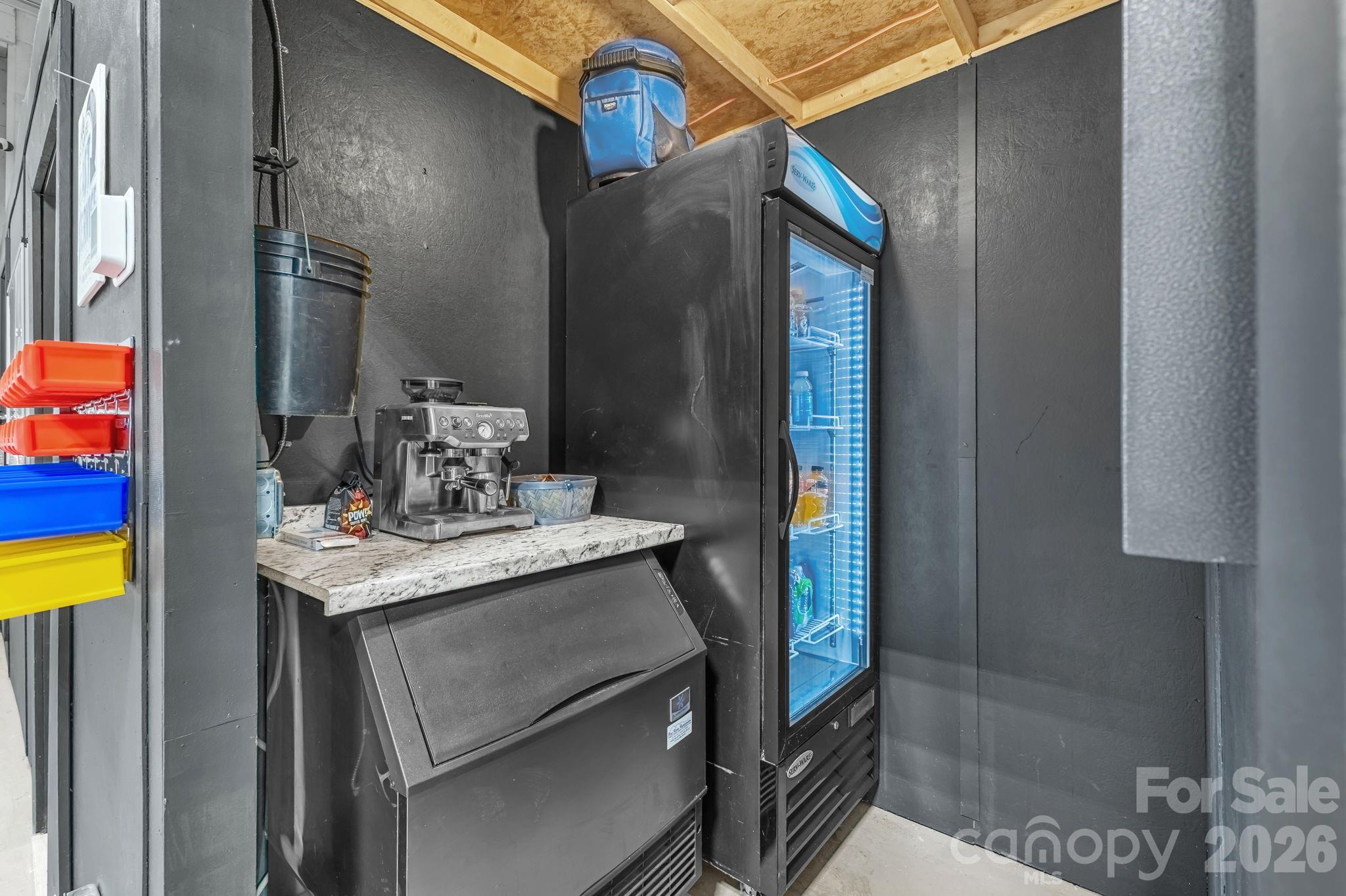 17 Red Leaf Road Asheville NC 28806