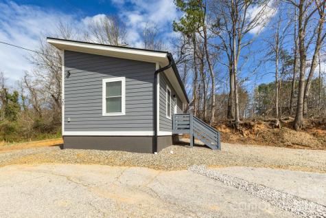 17 Red Leaf Road Asheville NC 28806