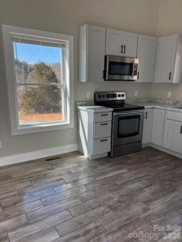 17 Red Leaf Road Asheville NC 28806