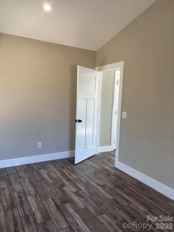 17 Red Leaf Road Asheville NC 28806