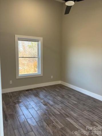 17 Red Leaf Road Asheville NC 28806