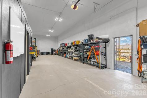 17 Red Leaf Road Asheville NC 28806