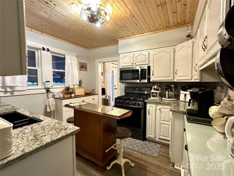 44 Hemlock Avenue Spruce Pine NC 28777