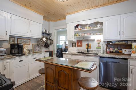 44 Hemlock Avenue Spruce Pine NC 28777