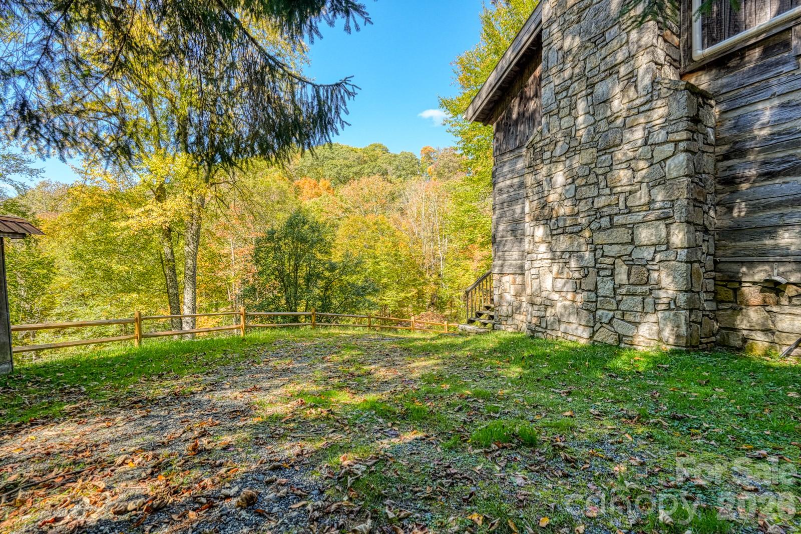 1495 El Miner Drive Mars Hill NC 28754