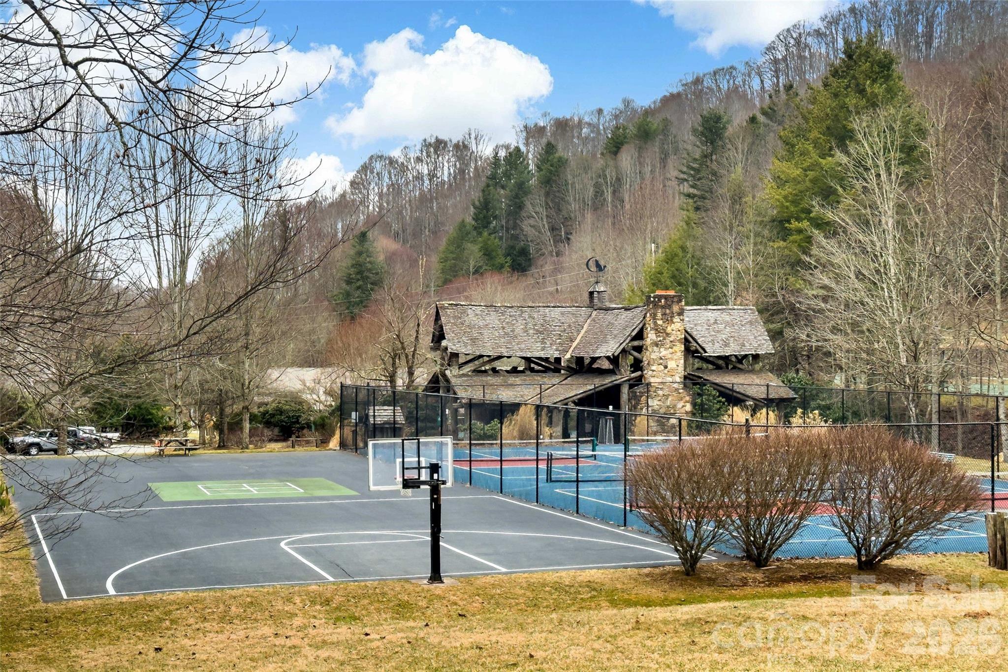 1495 El Miner Drive Mars Hill NC 28754