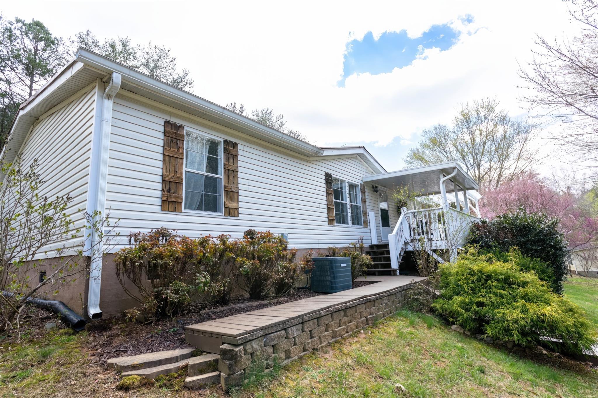 105 Mountain View Drive Candler NC 28715