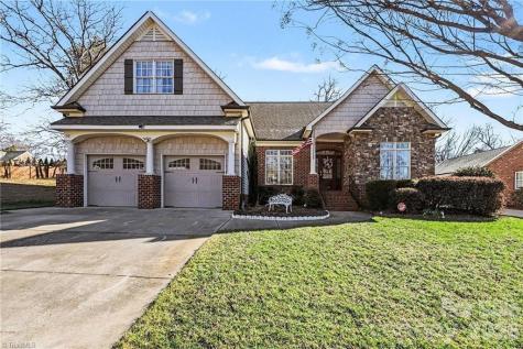 115 Town Lot Drive Pfafftown NC 27040