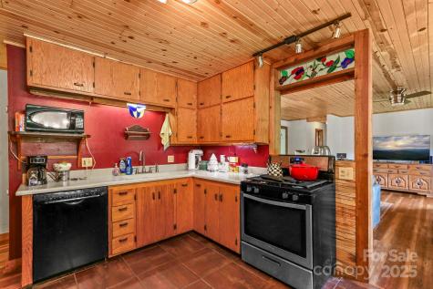 1925 Green Hill Road Blowing Rock NC 28605