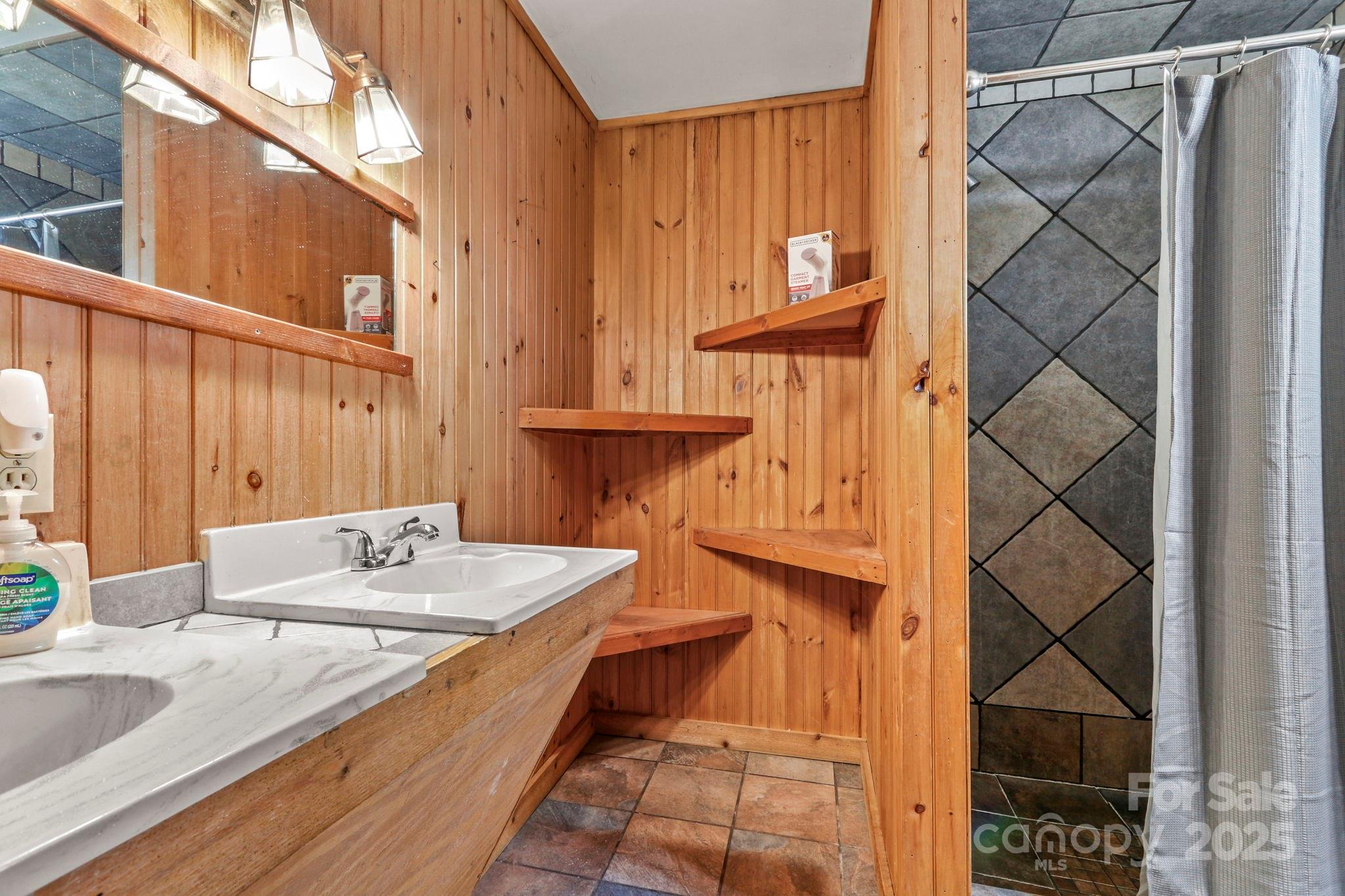 1925 Green Hill Road Blowing Rock NC 28605