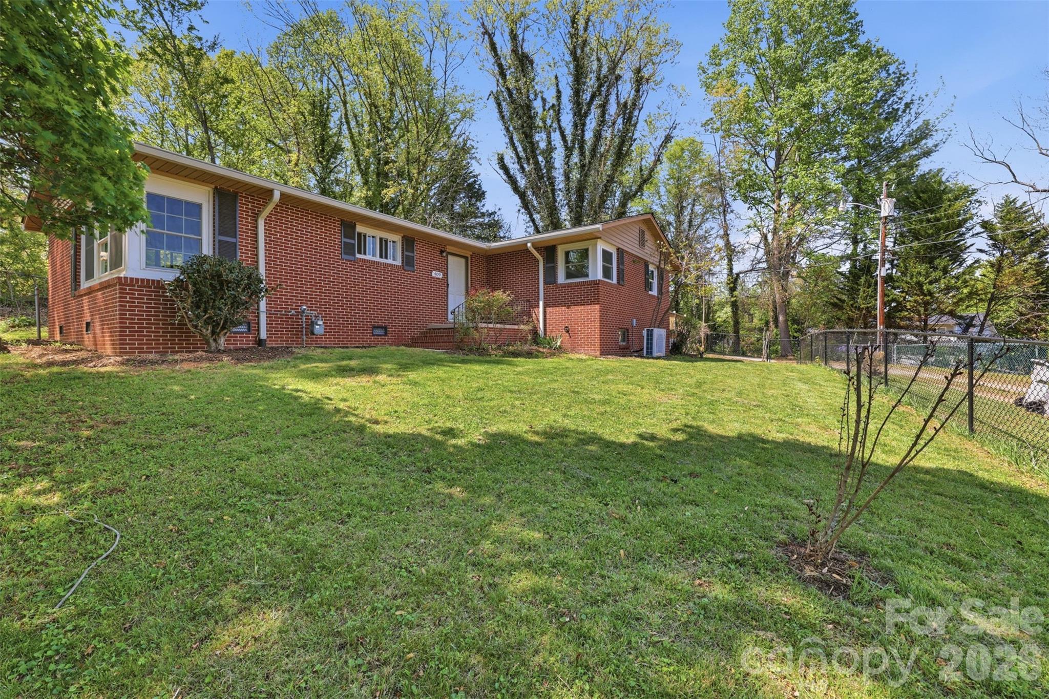 409 Walnut Place NE Lenoir NC 28645