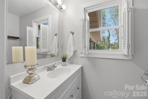 409 Walnut Place NE Lenoir NC 28645